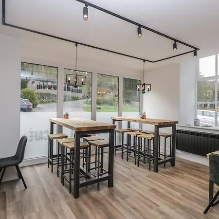1 Apartment *